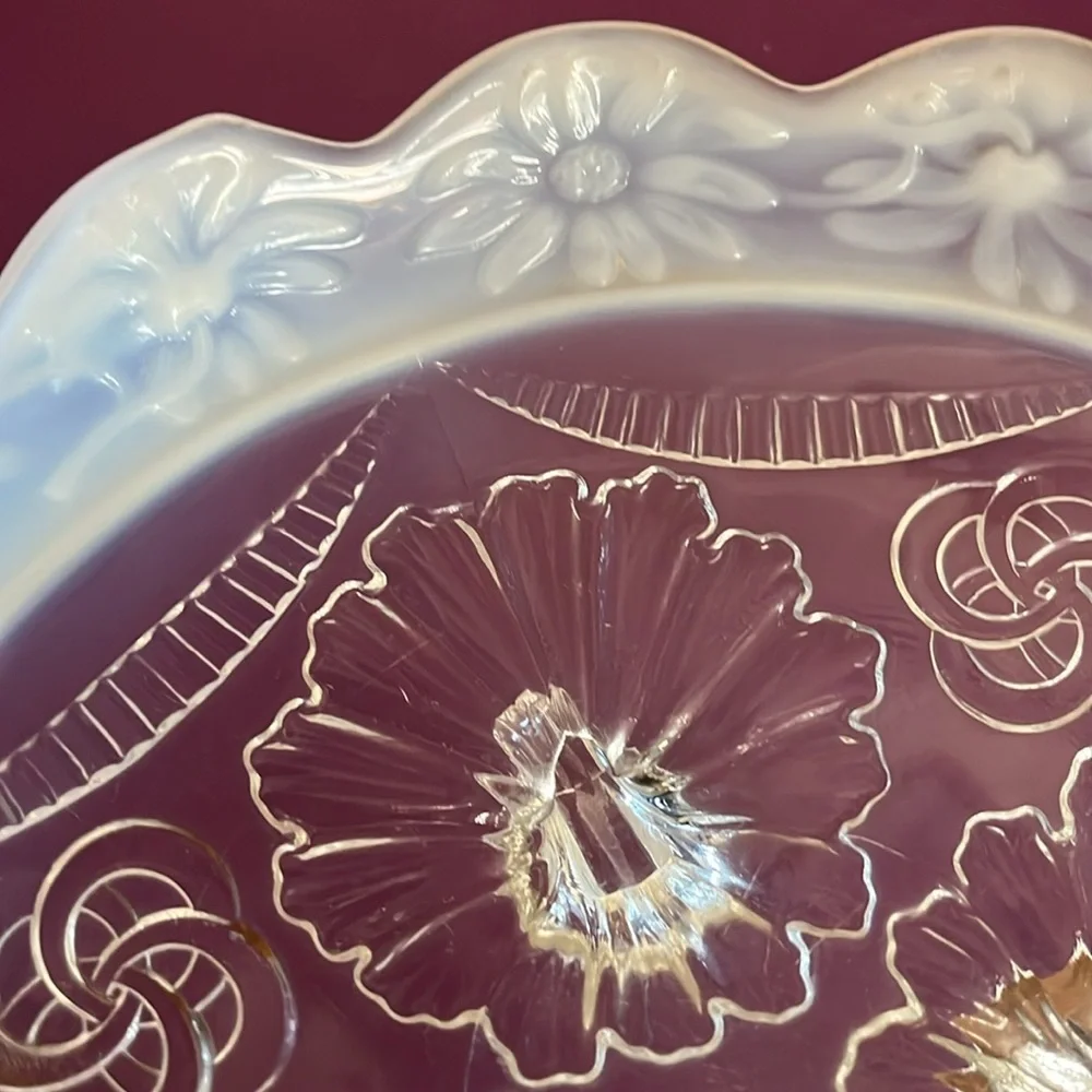 Antique Northwood Ruffles & Rings Daisies Celtic Knots Opalescent bowl